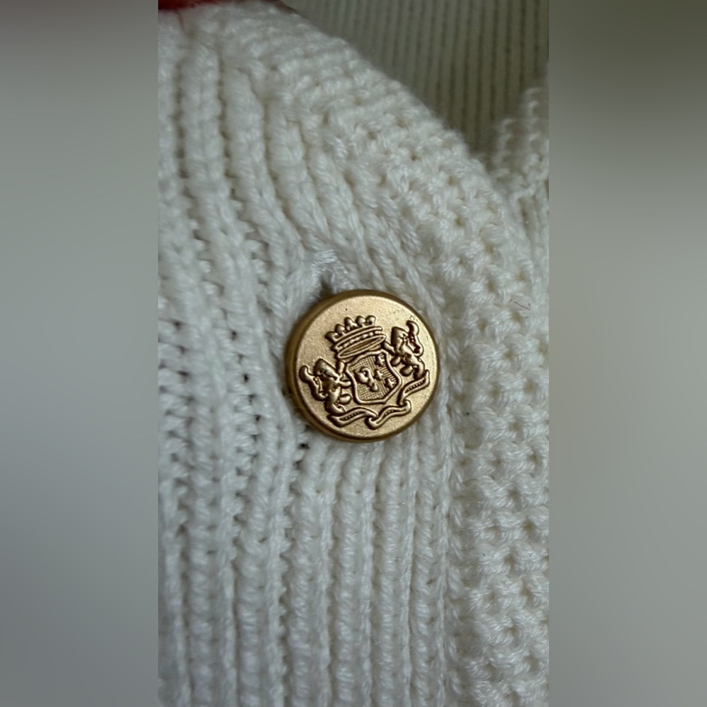 Abercrombie & Fitch size XL MARA Rib Knit Crest Button Up Sweater Vest in Cream - Picture 9 of 12